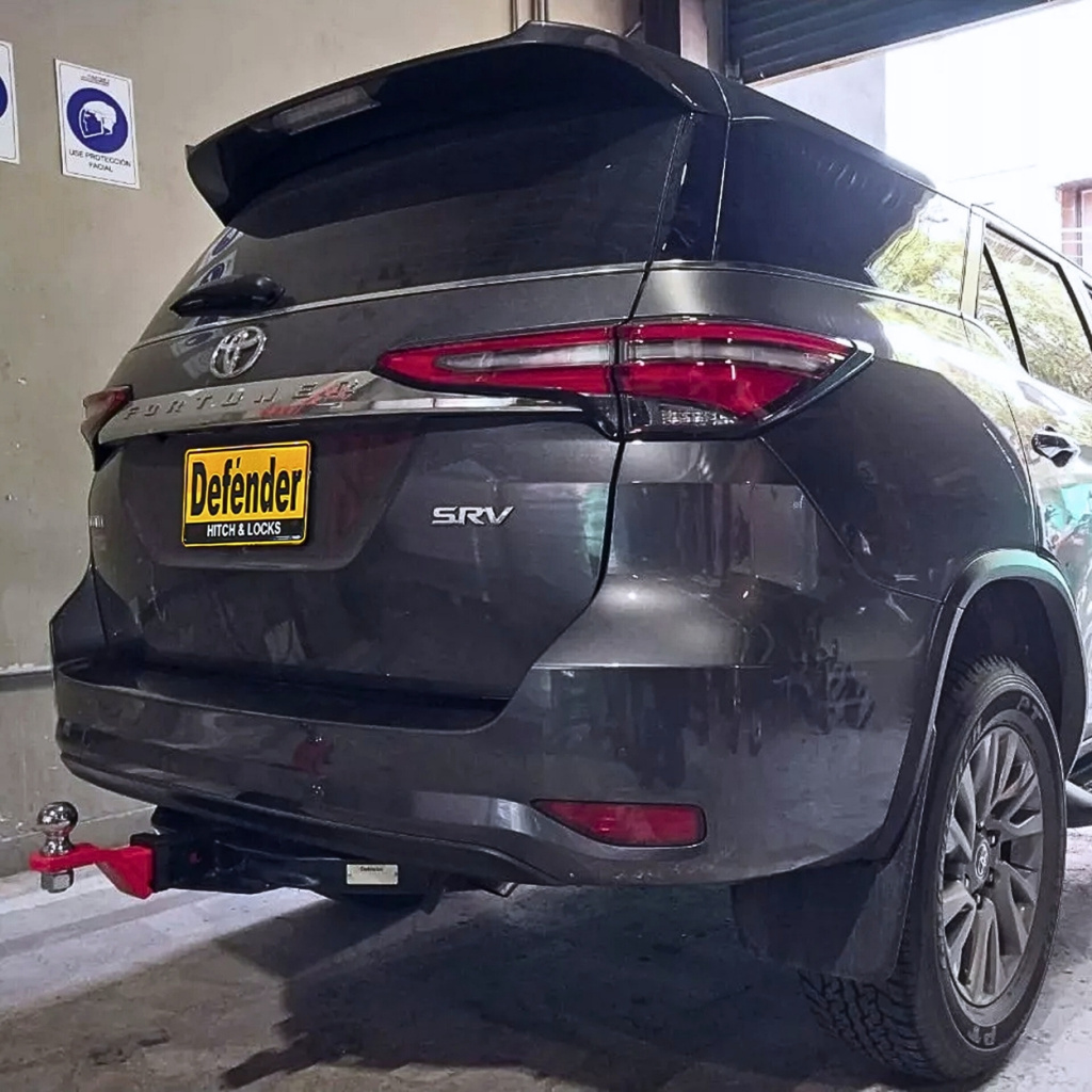 T02. TOYOTA FORTUNER REVO -3