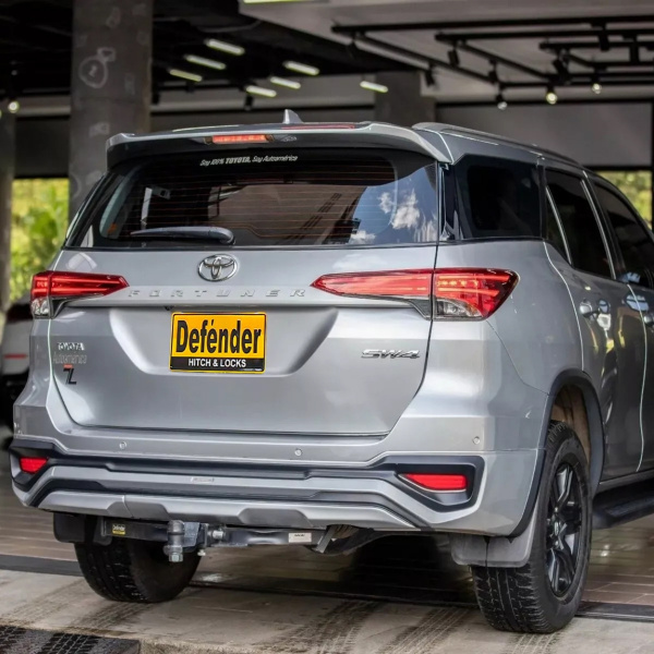 Tiro de Arrastre Toyota Fortuner Revo edición 50 años 2016 - 2020 - Imagen 3