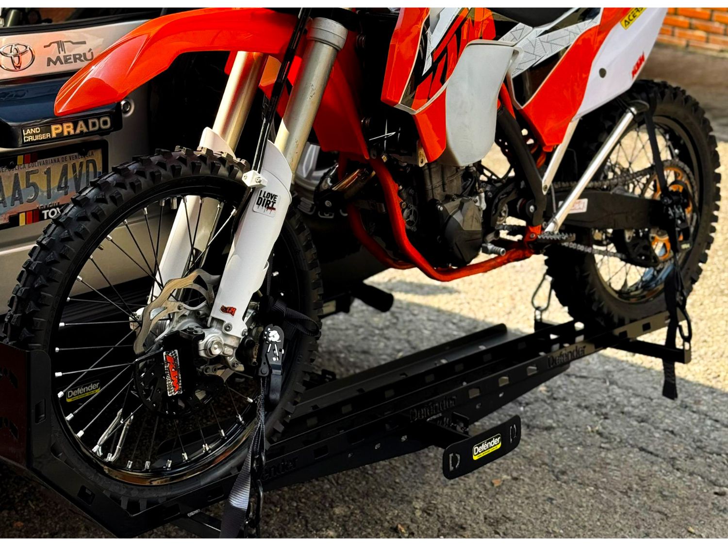 Pasos para instalar un porta moto de forma segura.